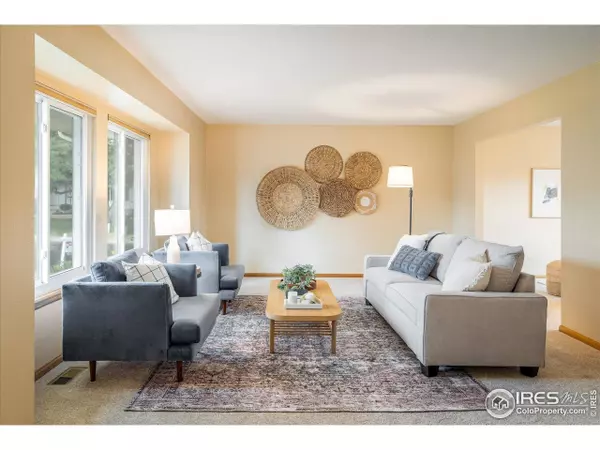 8485 S Piney Point St, Highlands Ranch, CO 80126