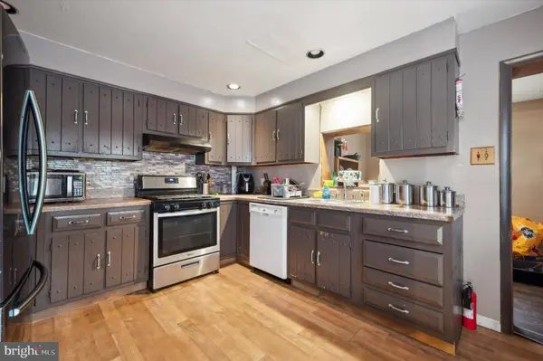 212 PUSEY AVE, Darby, PA 19023