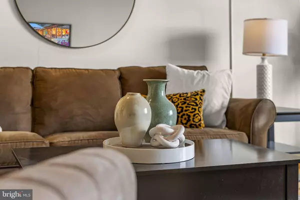 233 S 6TH ST #608, Philadelphia, PA 19106