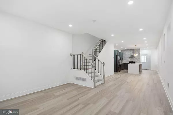 5602 CEDAR AVE, Philadelphia, PA 19143