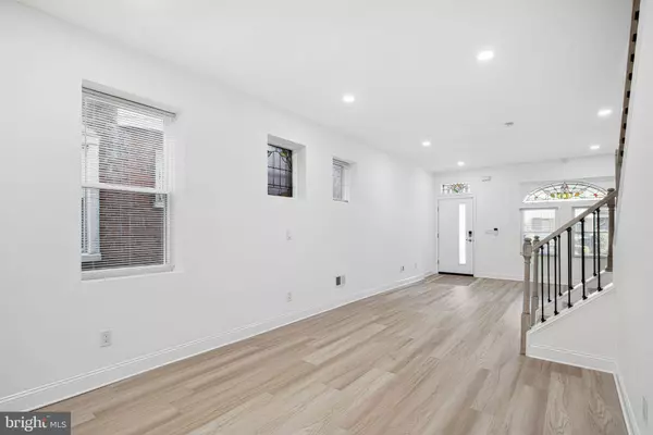 5602 CEDAR AVE, Philadelphia, PA 19143