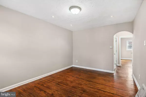 2425 S 57TH ST, Philadelphia, PA 19143