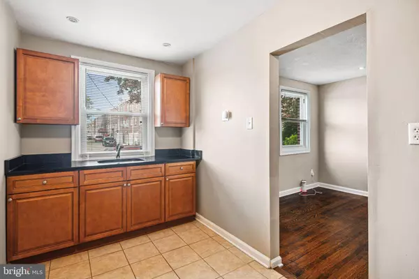 2425 S 57TH ST, Philadelphia, PA 19143