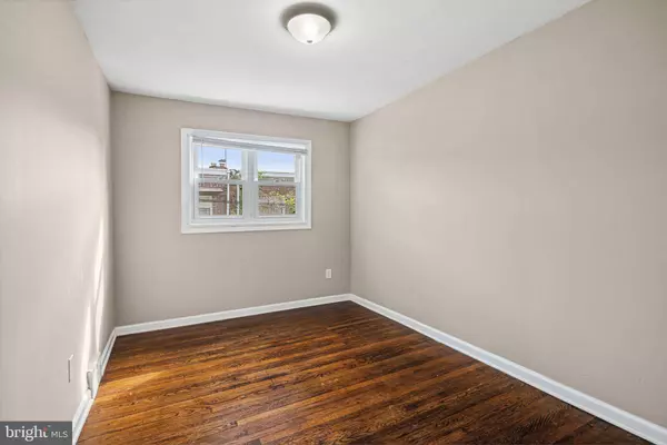 2425 S 57TH ST, Philadelphia, PA 19143