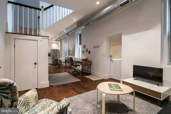 126 N 3RD ST #1, Philadelphia, PA 19106