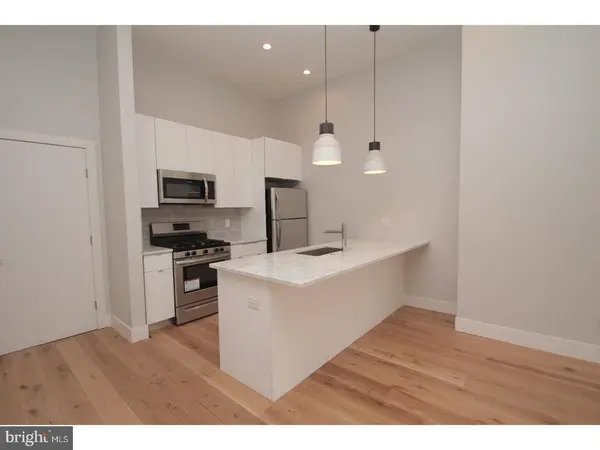 220 S 3RD ST #402, Philadelphia, PA 19106