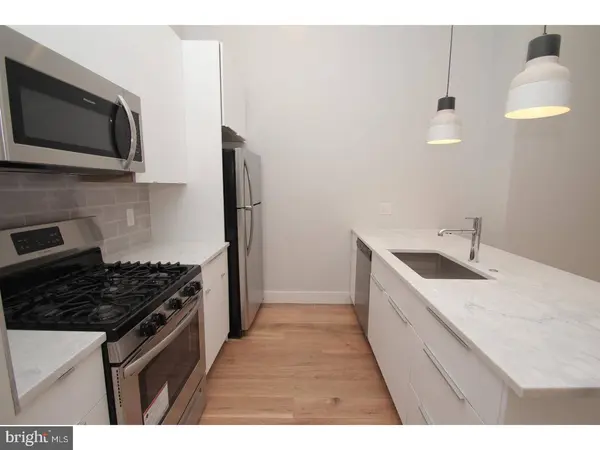 220 S 3RD ST #402, Philadelphia, PA 19106