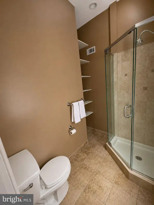 1713 GREEN ST #1, Philadelphia, PA 19130