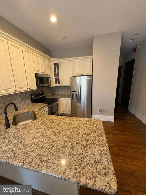 1713 GREEN ST #1, Philadelphia, PA 19130