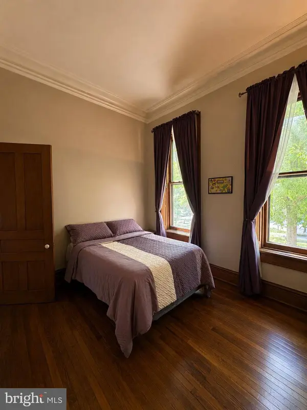 1713 GREEN ST #1, Philadelphia, PA 19130
