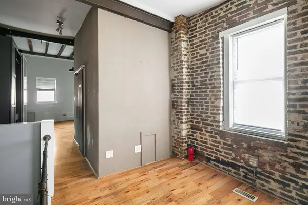 1127 S 7TH ST, Philadelphia, PA 19147