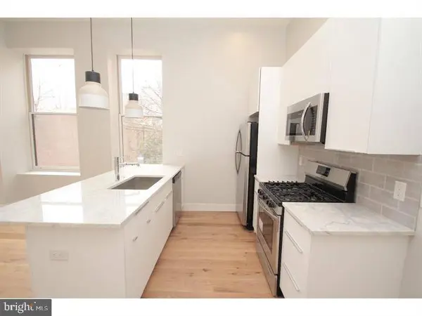 220 S 3RD ST #401, Philadelphia, PA 19106