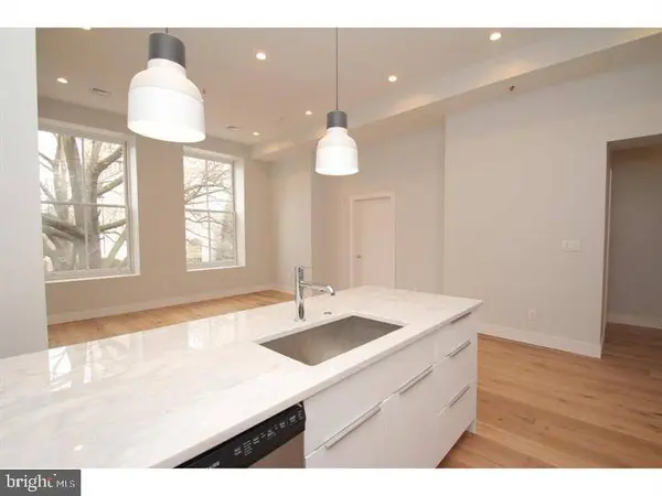 220 S 3RD ST #401, Philadelphia, PA 19106