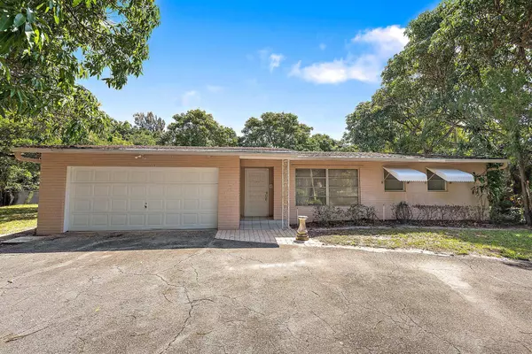 11270 Monet LN, Palm Beach Gardens, FL 33410