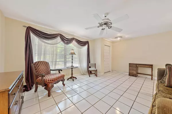 11270 Monet LN, Palm Beach Gardens, FL 33410