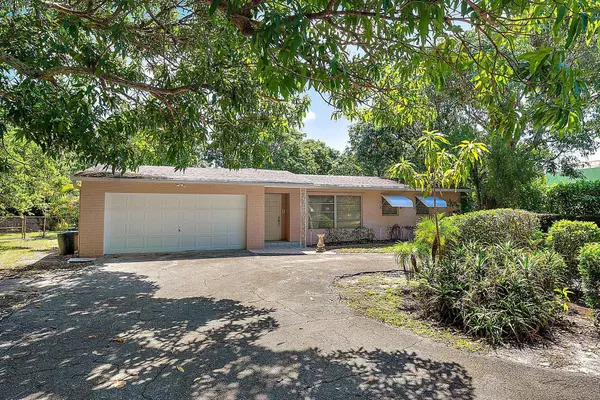 11270 Monet LN, Palm Beach Gardens, FL 33410