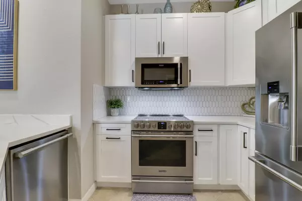 158 Village BLVD B, Tequesta, FL 33469