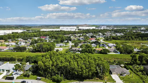 5488 NW Boydga AVE, Port Saint Lucie, FL 34986