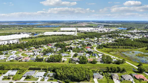 5488 NW Boydga AVE, Port Saint Lucie, FL 34986