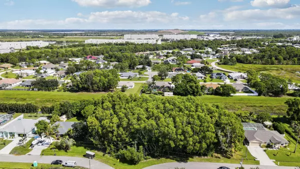 5488 NW Boydga AVE, Port Saint Lucie, FL 34986