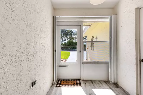 11036 SE Sea Pines CIR, Hobe Sound, FL 33455