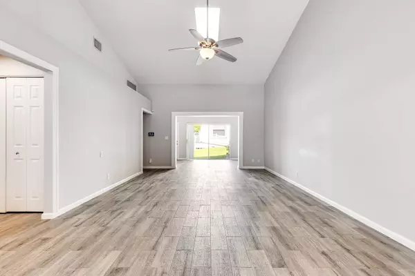 11036 SE Sea Pines CIR, Hobe Sound, FL 33455