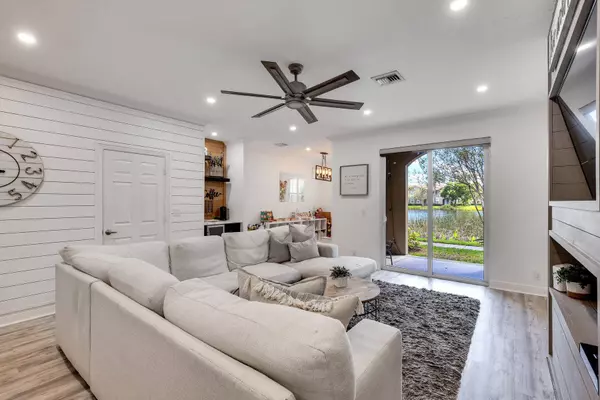 4890 Bonsai CIR 106, Palm Beach Gardens, FL 33418