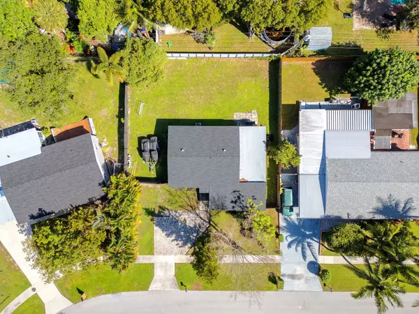 9148 Bamboo DR, Palm Beach Gardens, FL 33410