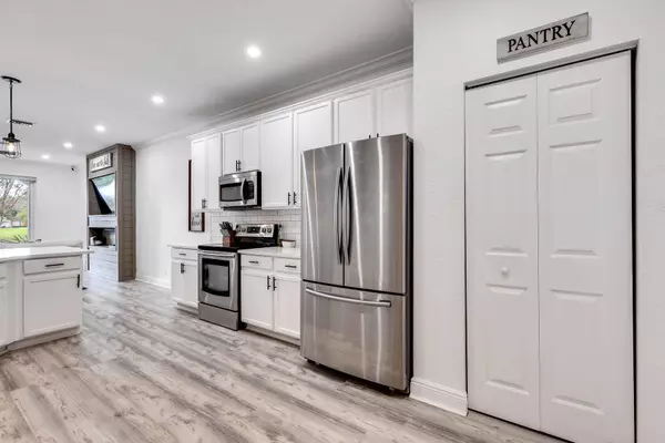 4890 Bonsai CIR 106, Palm Beach Gardens, FL 33418