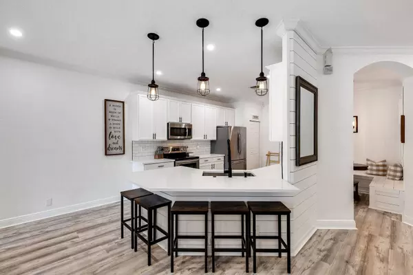 4890 Bonsai CIR 106, Palm Beach Gardens, FL 33418