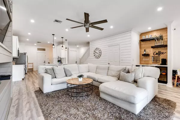 4890 Bonsai CIR 106, Palm Beach Gardens, FL 33418