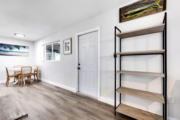 9148 Bamboo DR, Palm Beach Gardens, FL 33410