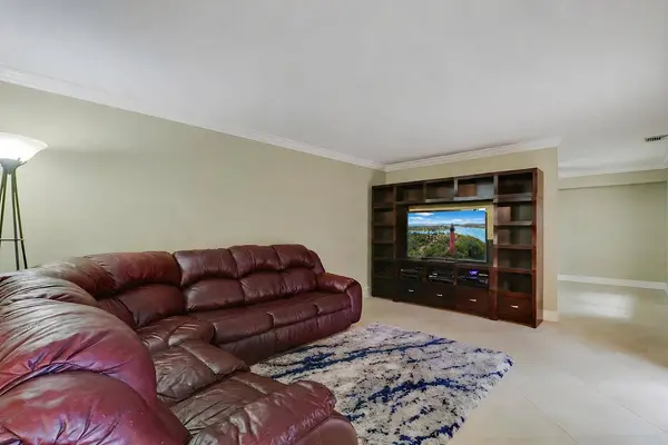1901 19th LN, Palm Beach Gardens, FL 33418