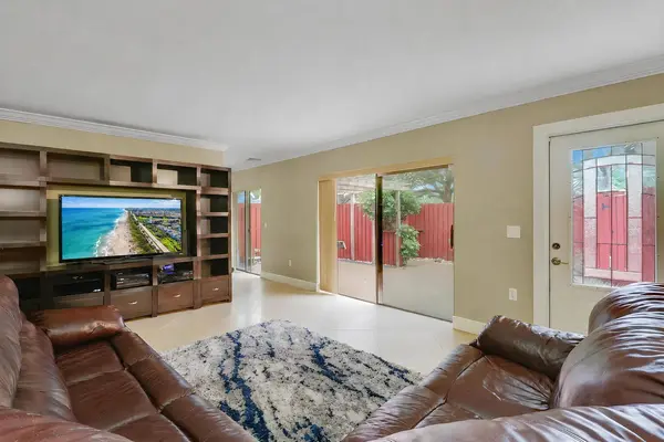 1901 19th LN, Palm Beach Gardens, FL 33418