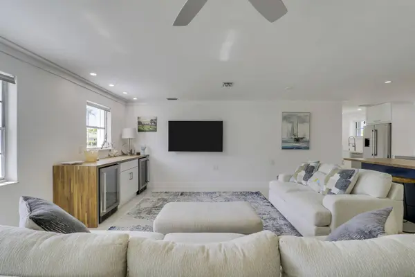 1518 Summer AVE, Jupiter, FL 33469