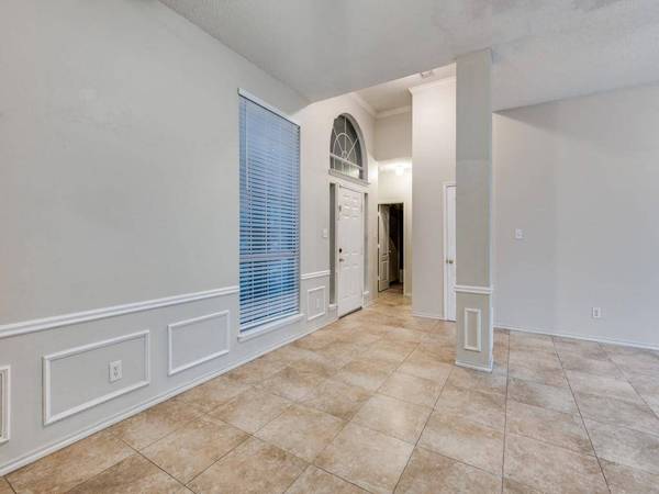 631 Engleside Drive, Arlington, TX 76018