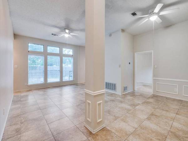 631 Engleside Drive, Arlington, TX 76018