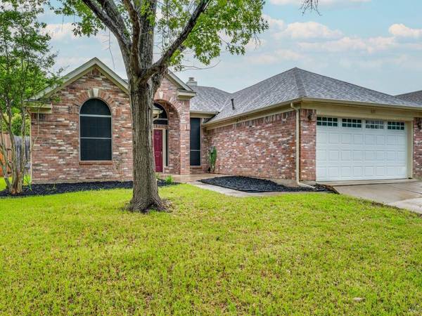 631 Engleside Drive, Arlington, TX 76018