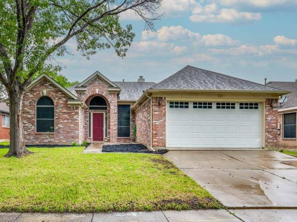 631 Engleside Drive, Arlington, TX 76018