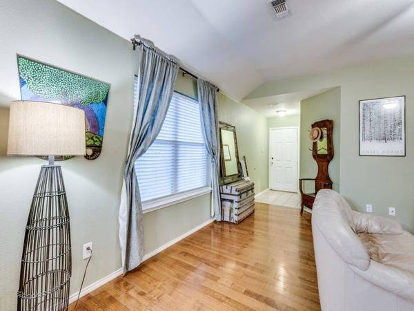 7024 Park Green Drive, Arlington, TX 76001