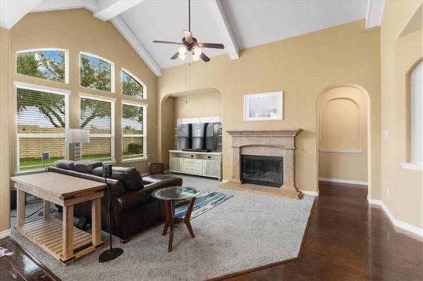 9401 Shoveler Trail, Fort Worth, TX 76118