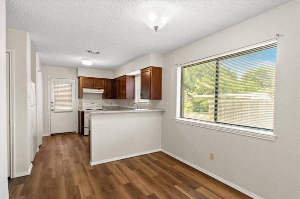 2528 Indigo Lane, Arlington, TX 76015