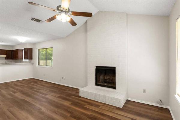 2528 Indigo Lane, Arlington, TX 76015