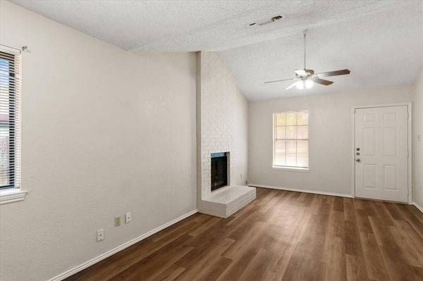 2528 Indigo Lane, Arlington, TX 76015