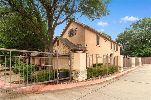 600 Rosemead Drive, Euless, TX 76039