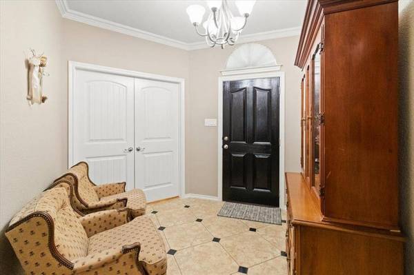 1407 Deer Hollow Drive, Arlington, TX 76002