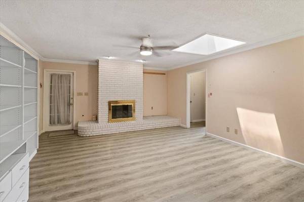 1506 Ridgeview Drive, Arlington, TX 76012