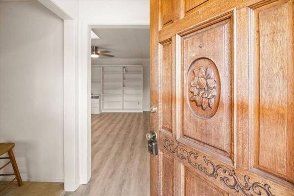 1506 Ridgeview Drive, Arlington, TX 76012