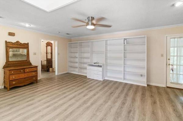 1506 Ridgeview Drive, Arlington, TX 76012