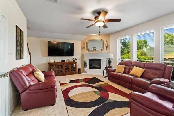 6321 Cobblestone Lane, Arlington, TX 76001